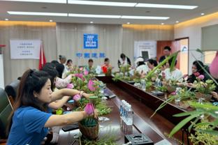 范迪克：不会被太远的以后吸引注意力，因为这肯定会让我们分心